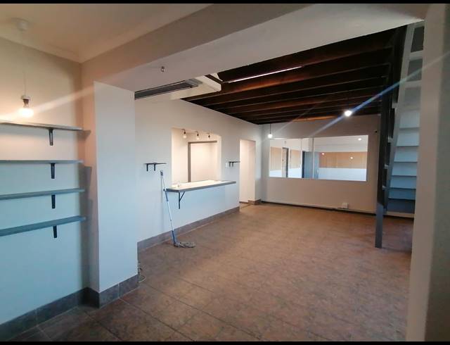 193M² OFFICE TO LET IN PAARDEN EILAND